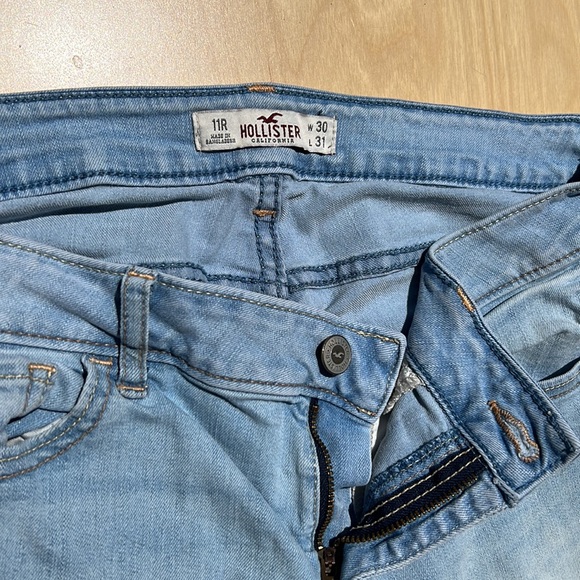 Hollister Jeans - Picture 2 of 3